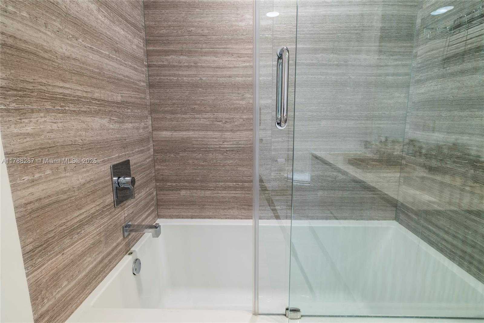 Small Image of 1010 BRICKELL AVE #4311, Miami Number 16