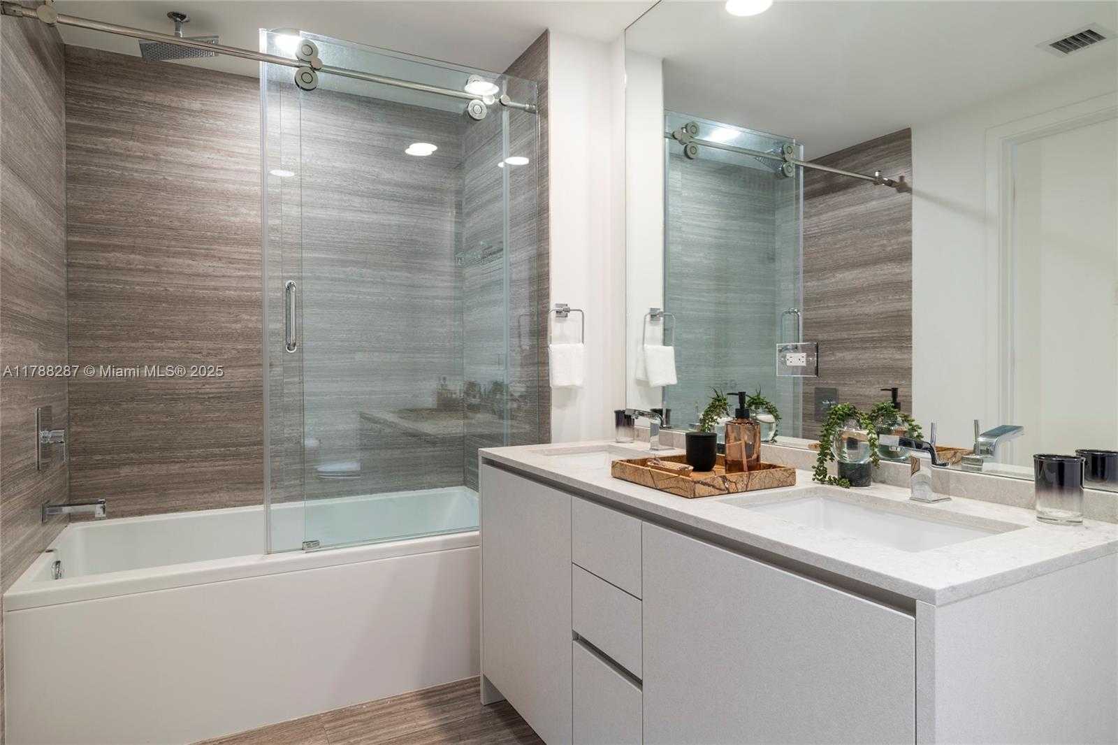 Small Image of 1010 BRICKELL AVE #4311, Miami Number 19