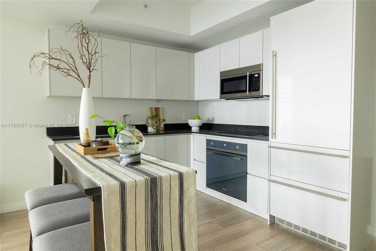 Small Image of 1010 BRICKELL AVE #4311, Miami Number 5