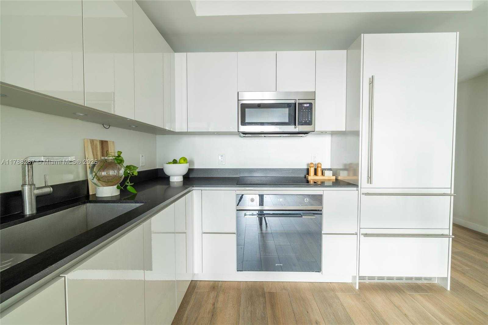 Small Image of 1010 BRICKELL AVE #4311, Miami Number 7