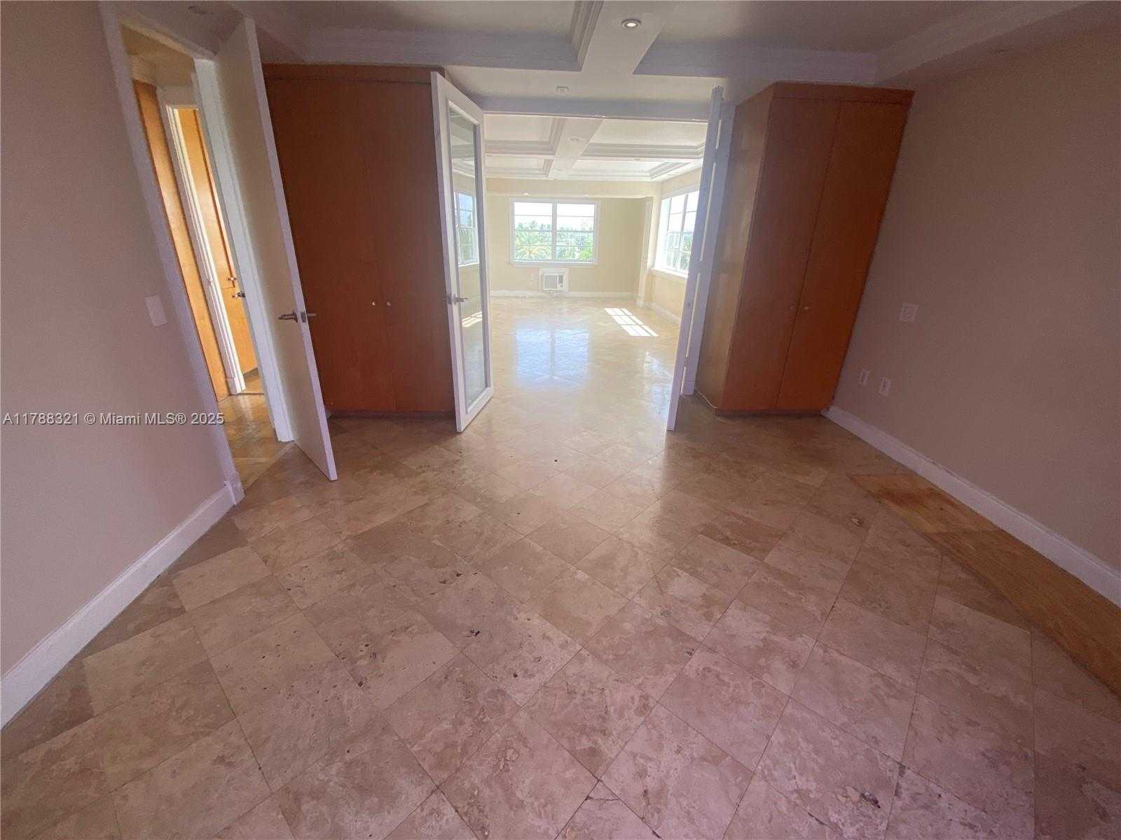 Small Image of 7904 WEST DR #401, North Bay Village Number 12