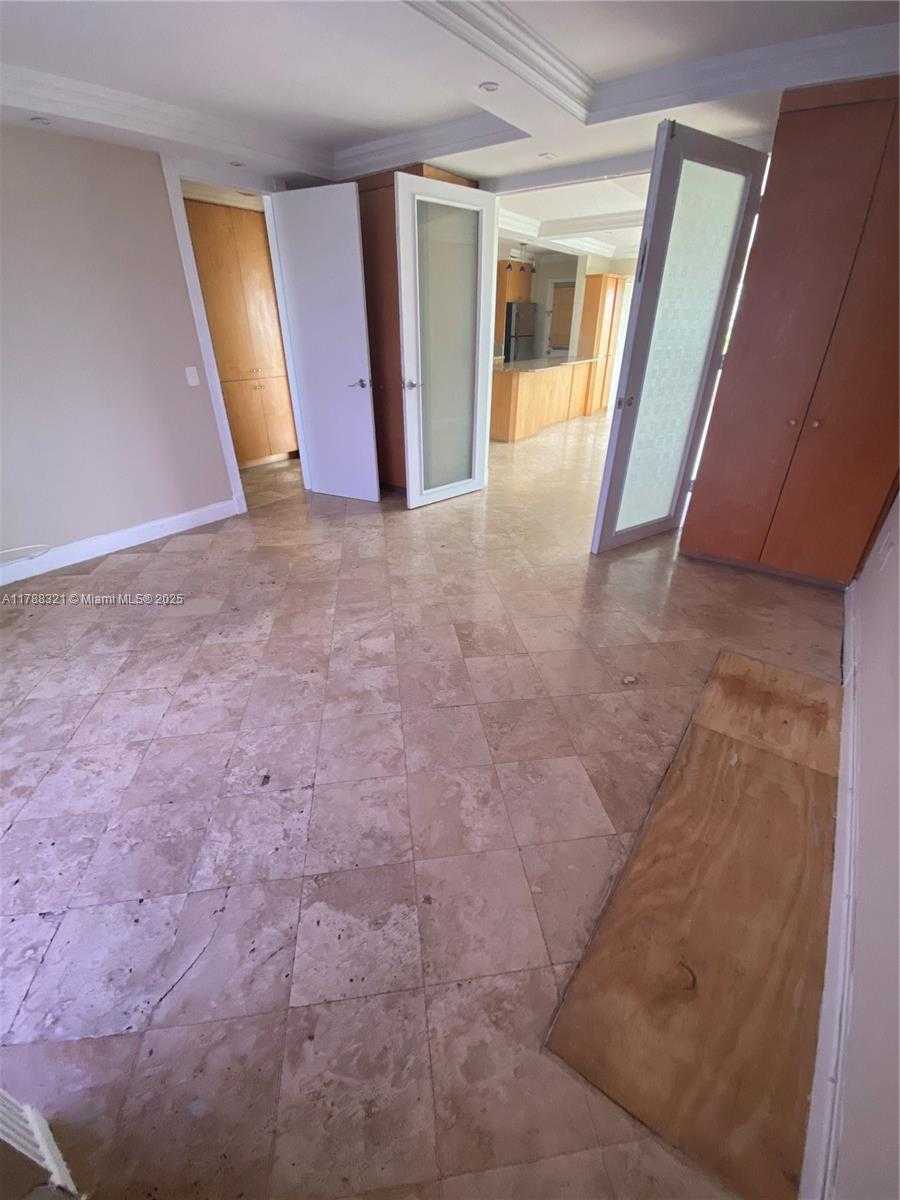 Small Image of 7904 WEST DR #401, North Bay Village Number 13