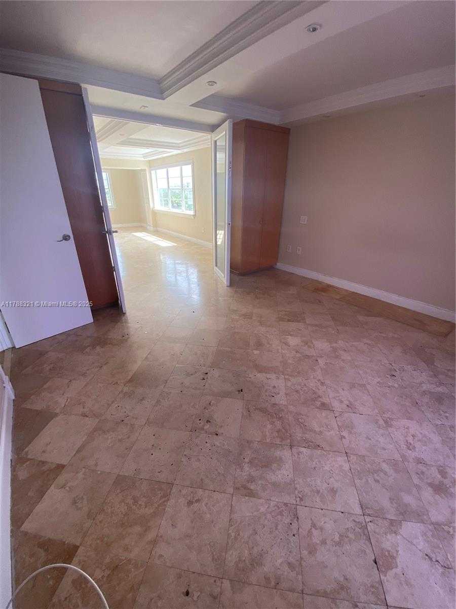 Small Image of 7904 WEST DR #401, North Bay Village Number 15