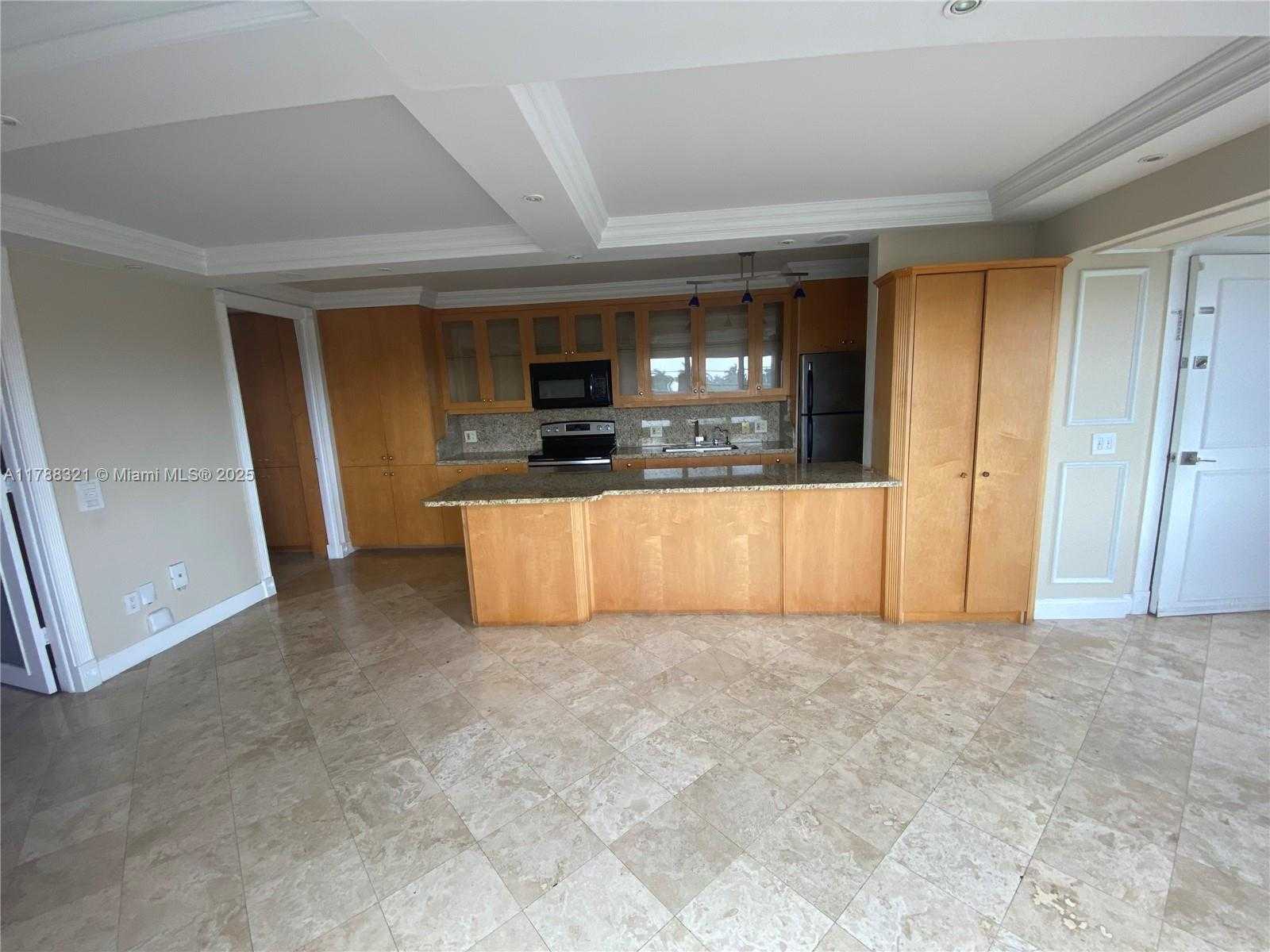 Small Image of 7904 WEST DR #401, North Bay Village Number 19