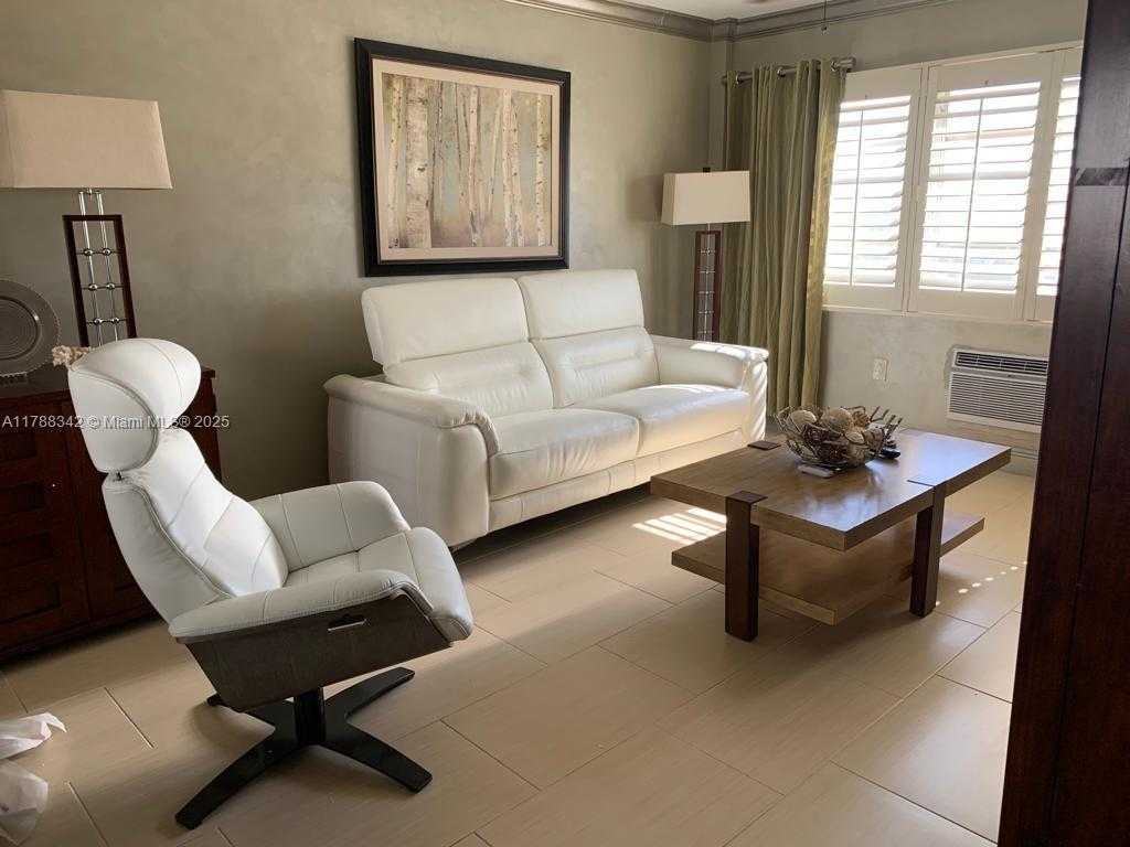 Small Image of 220 KINGS POINT DR #514, Sunny Isles Beach Number 12