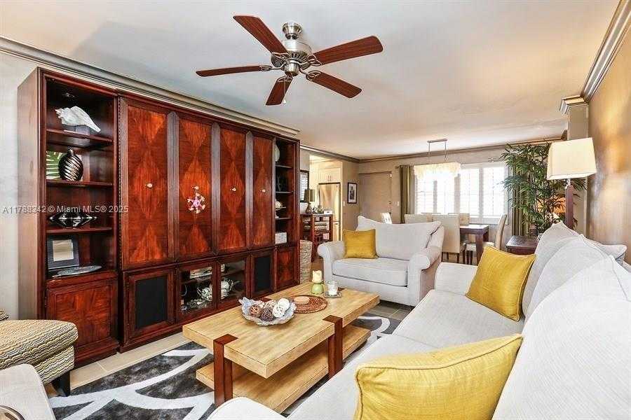 Small Image of 220 KINGS POINT DR #514, Sunny Isles Beach Number 14