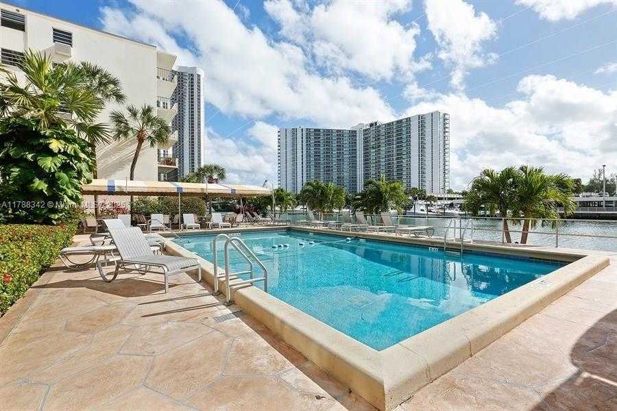 Small Image of 220 KINGS POINT DR #514, Sunny Isles Beach Number 17