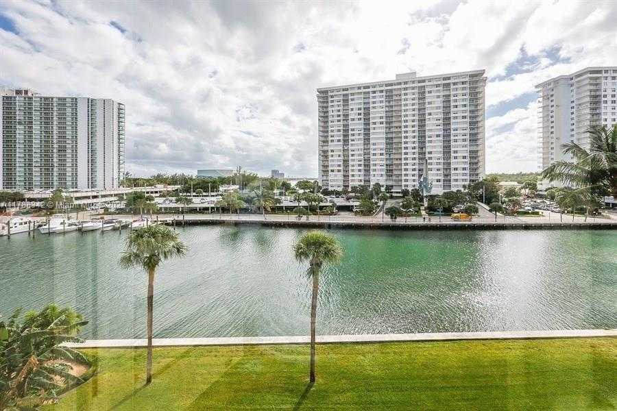 Small Image of 220 KINGS POINT DR #514, Sunny Isles Beach Number 19