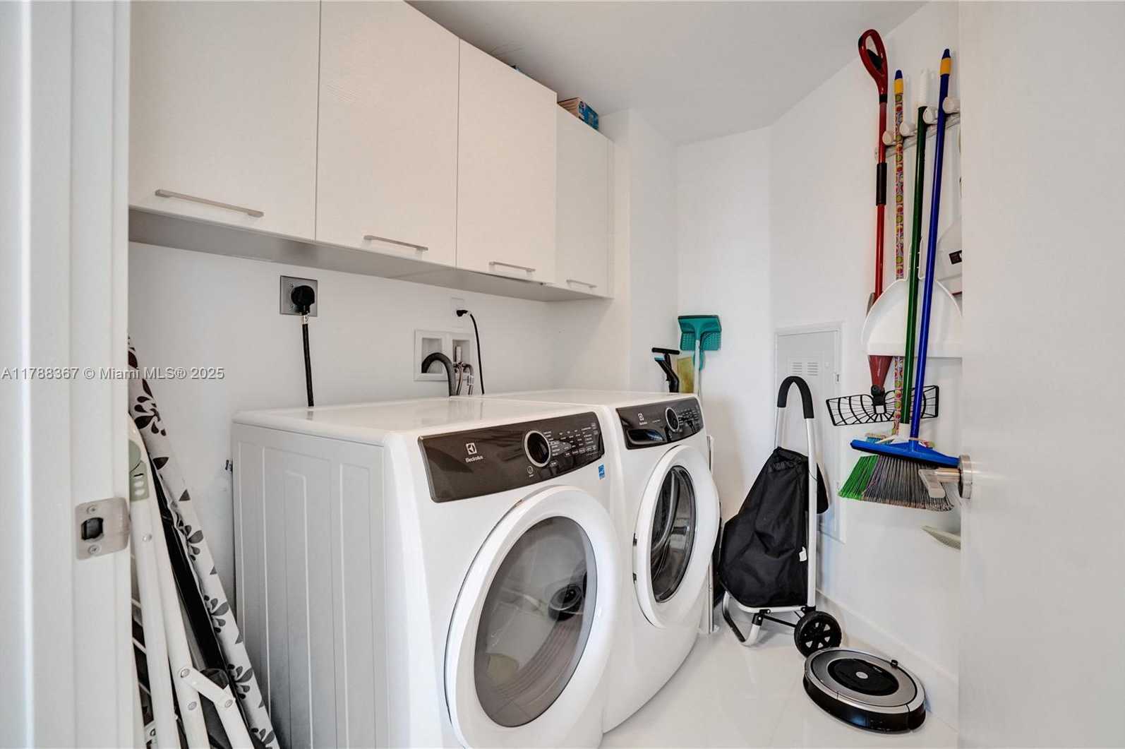 Small Image of 330 SUNNY ISLES BLVD #5-908, Sunny Isles Beach Number 38