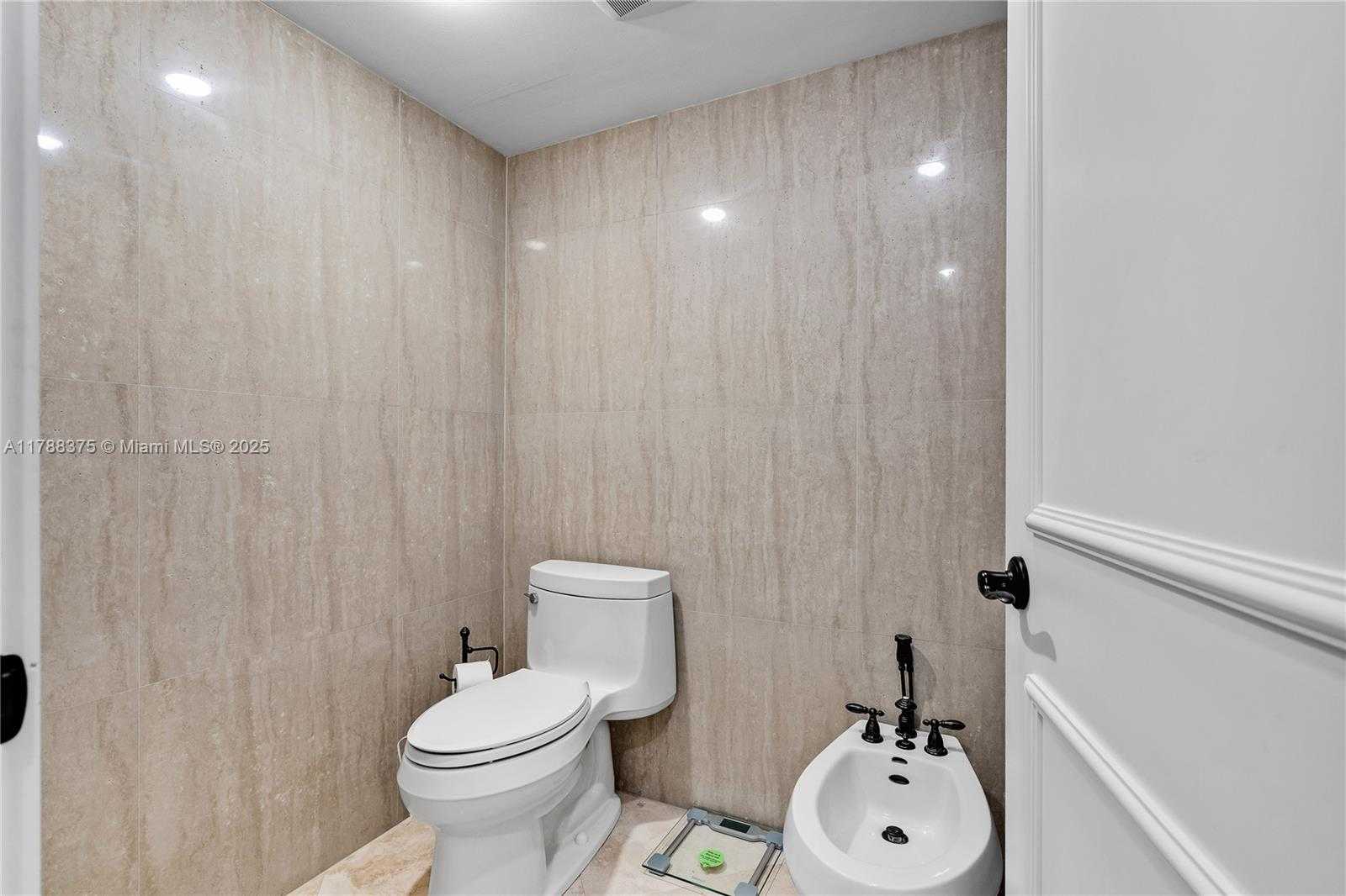 Small Image of 161 CRANDON BLVD #314, Key Biscayne Number 21