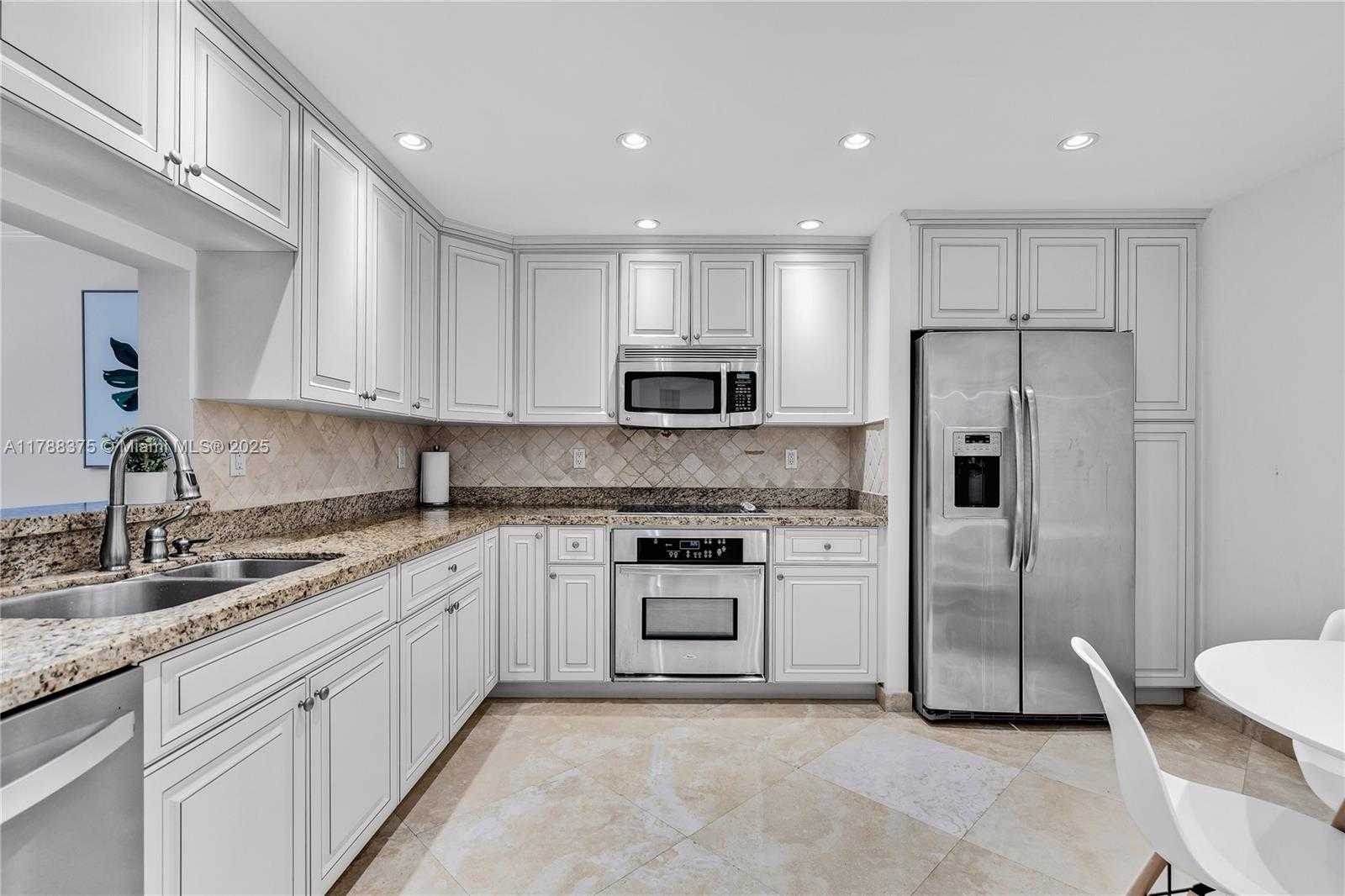 Small Image of 161 CRANDON BLVD #314, Key Biscayne Number 7