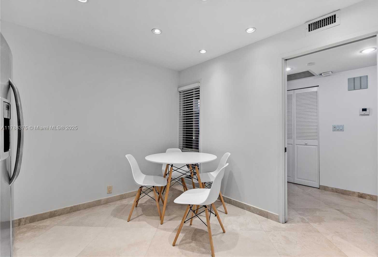 Small Image of 161 CRANDON BLVD #314, Key Biscayne Number 9