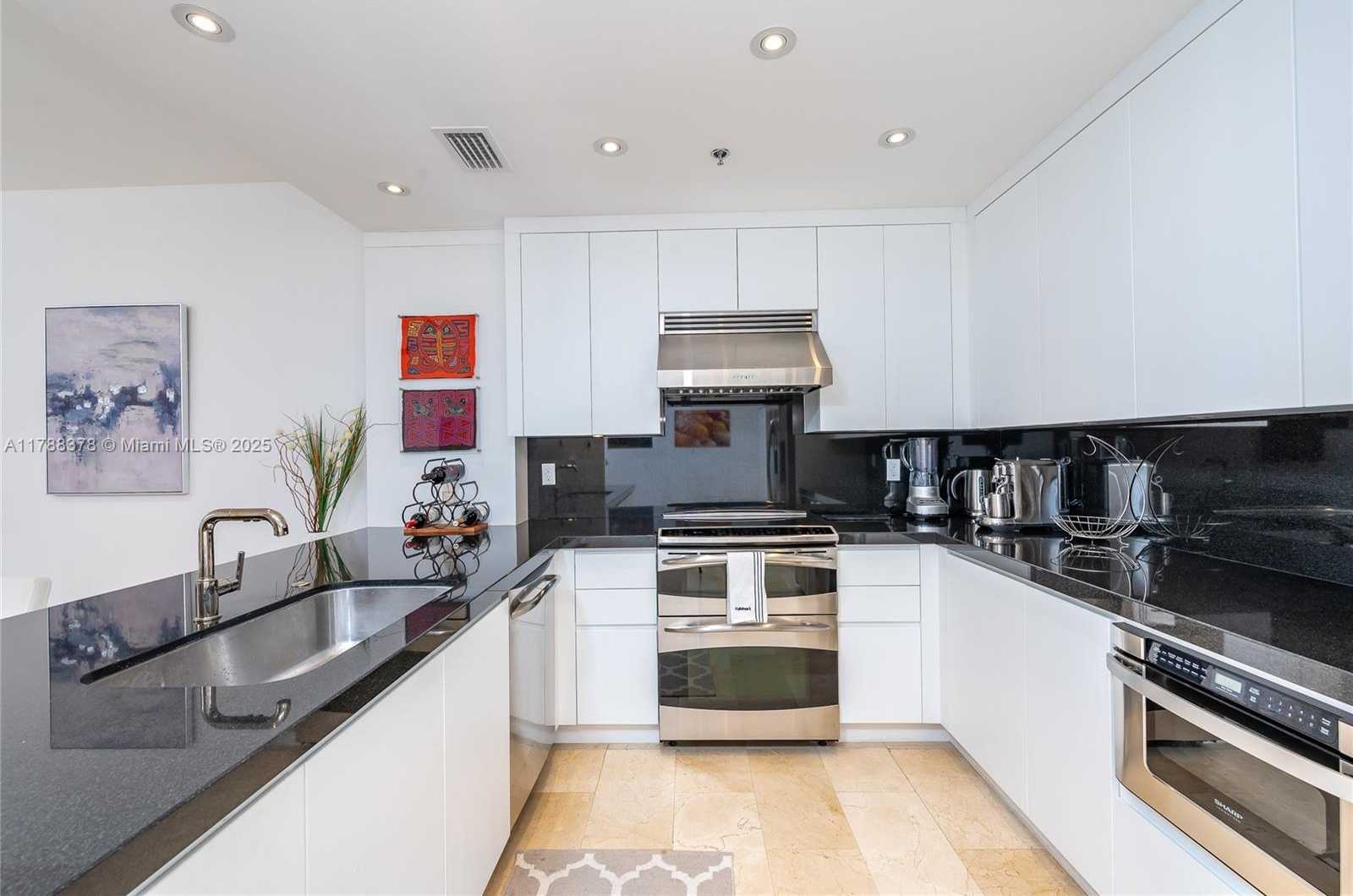 Small Image of 201 CRANDON BLVD #724, Key Biscayne Number 9