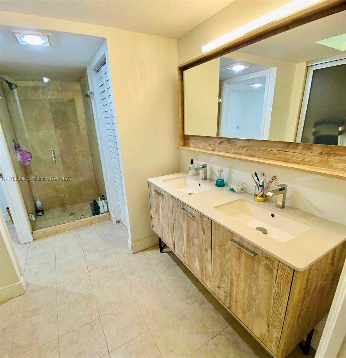 Small Image of 161 CRANDON BLVD #411, Key Biscayne Number 11