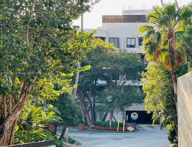 Small Image of 161 CRANDON BLVD #411, Key Biscayne Number 14