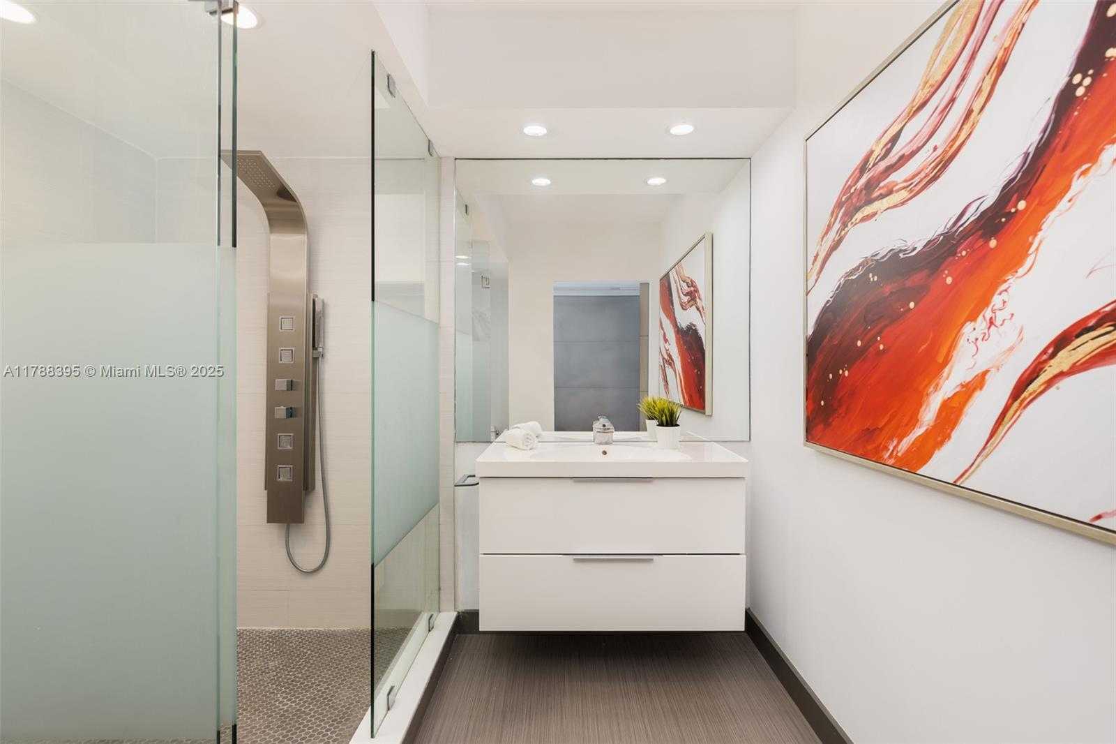 Small Image of 1330 WEST AVE #1813, Miami Beach Number 22
