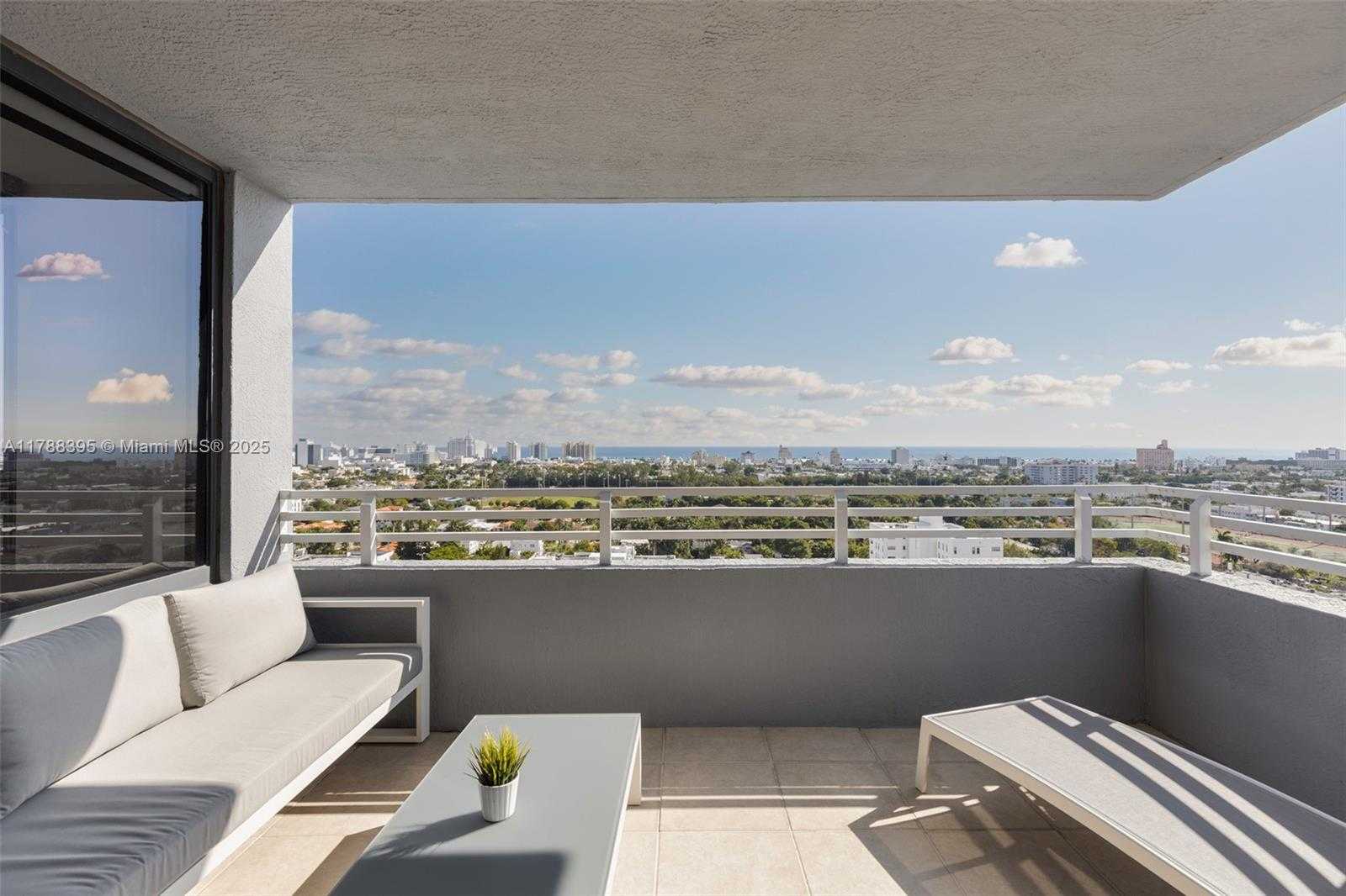 Small Image of 1330 WEST AVE #1813, Miami Beach Number 23