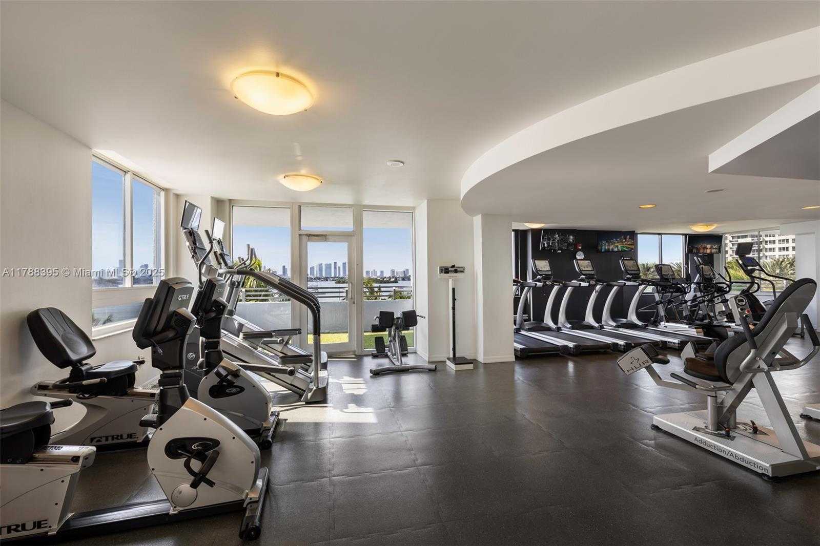 Small Image of 1330 WEST AVE #1813, Miami Beach Number 24
