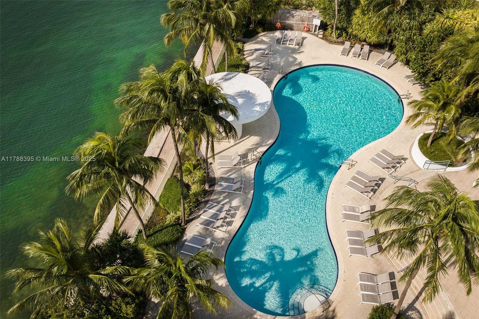 Small Image of 1330 WEST AVE #1813, Miami Beach Number 31