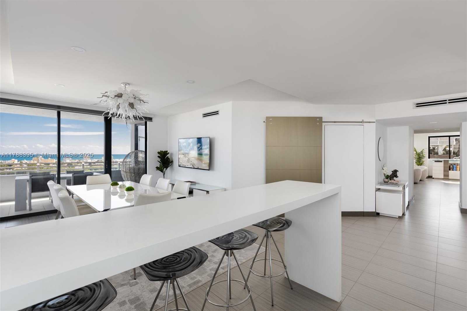 Small Image of 1330 WEST AVE #1813, Miami Beach Number 7