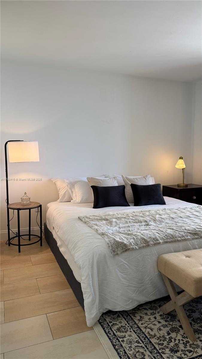 Small Image of 540 BRICKELL KEY DR #1124, Miami Number 14