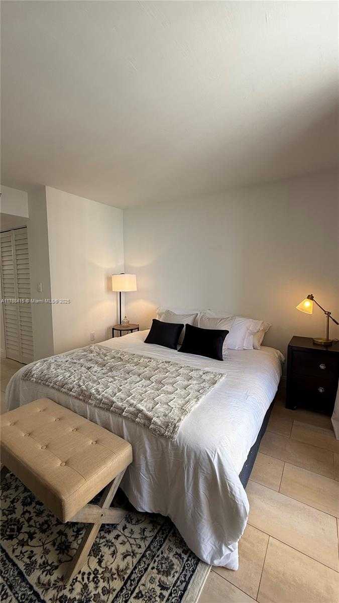 Small Image of 540 BRICKELL KEY DR #1124, Miami Number 15