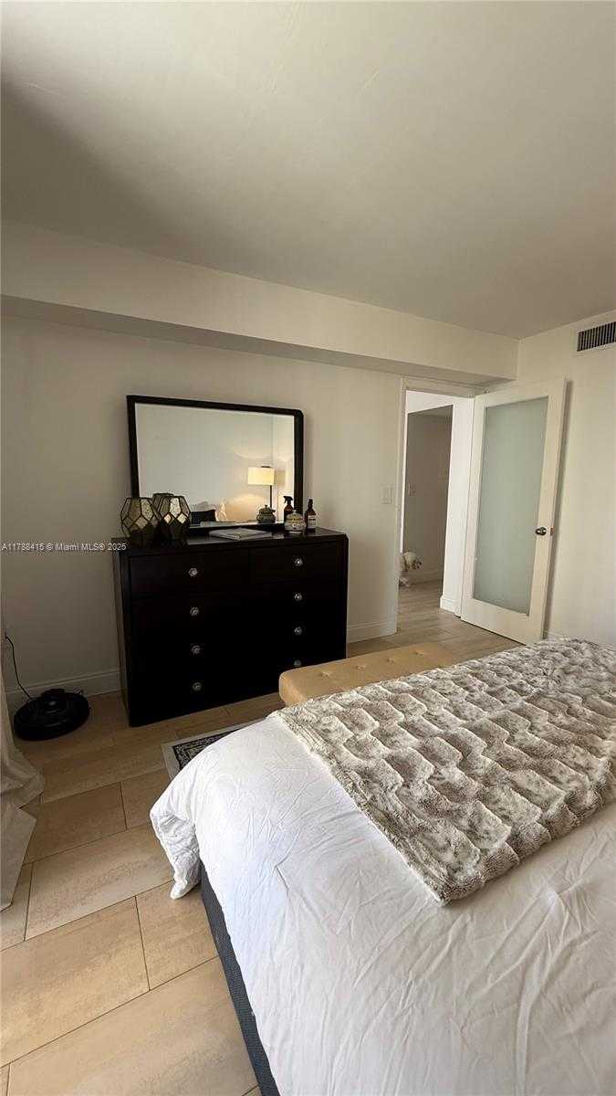 Small Image of 540 BRICKELL KEY DR #1124, Miami Number 16