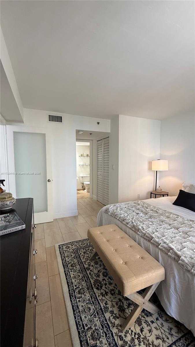 Small Image of 540 BRICKELL KEY DR #1124, Miami Number 17