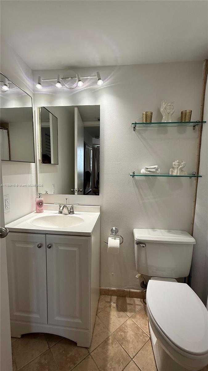 Small Image of 540 BRICKELL KEY DR #1124, Miami Number 20