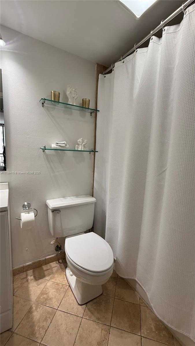 Small Image of 540 BRICKELL KEY DR #1124, Miami Number 21