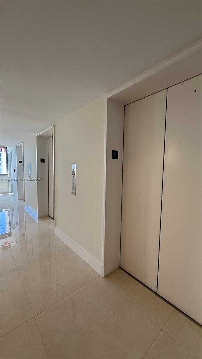 Small Image of 540 BRICKELL KEY DR #1124, Miami Number 25