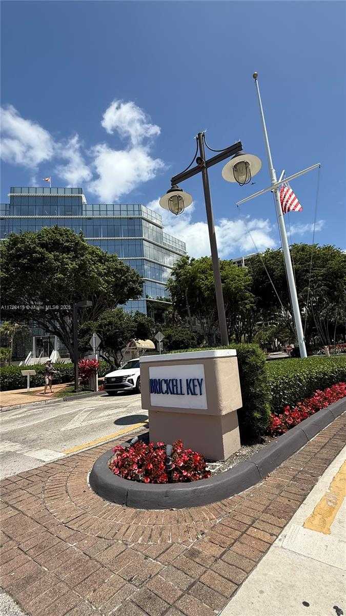 Small Image of 540 BRICKELL KEY DR #1124, Miami Number 3