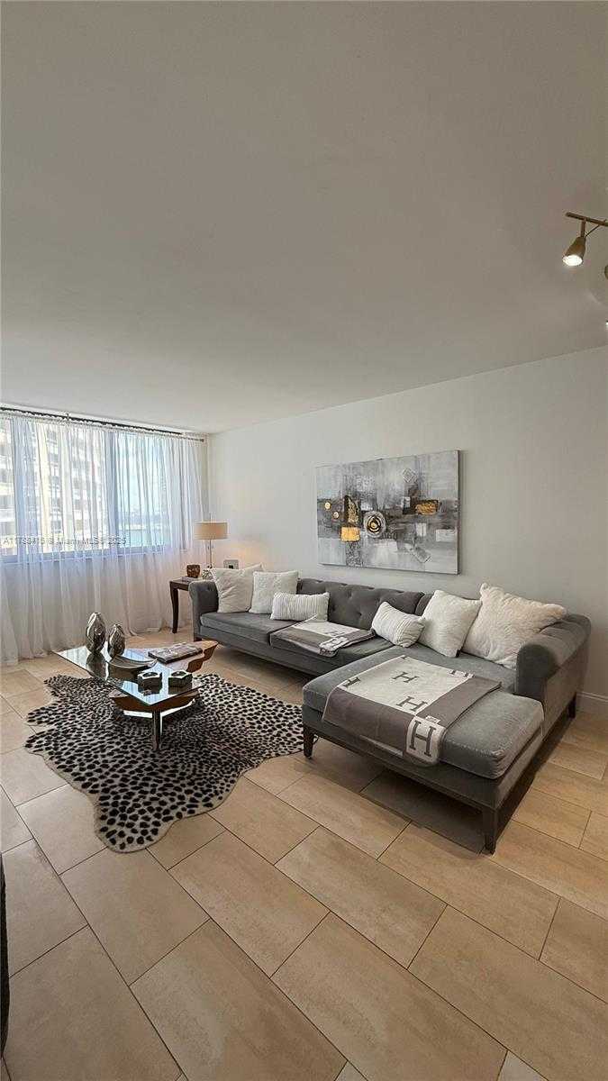 Small Image of 540 BRICKELL KEY DR #1124, Miami Number 5