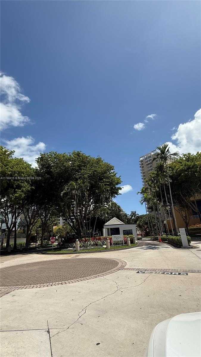 Small Image of 540 BRICKELL KEY DR #1124, Miami Number 55