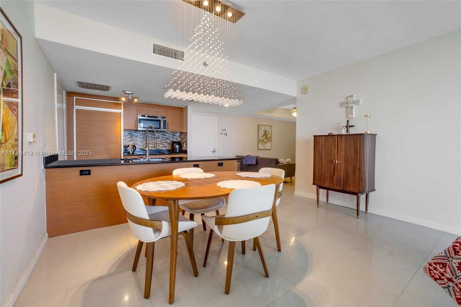 Small Image of 50 Biscayne Blvd, Miami, FL 33132, USA Number 10