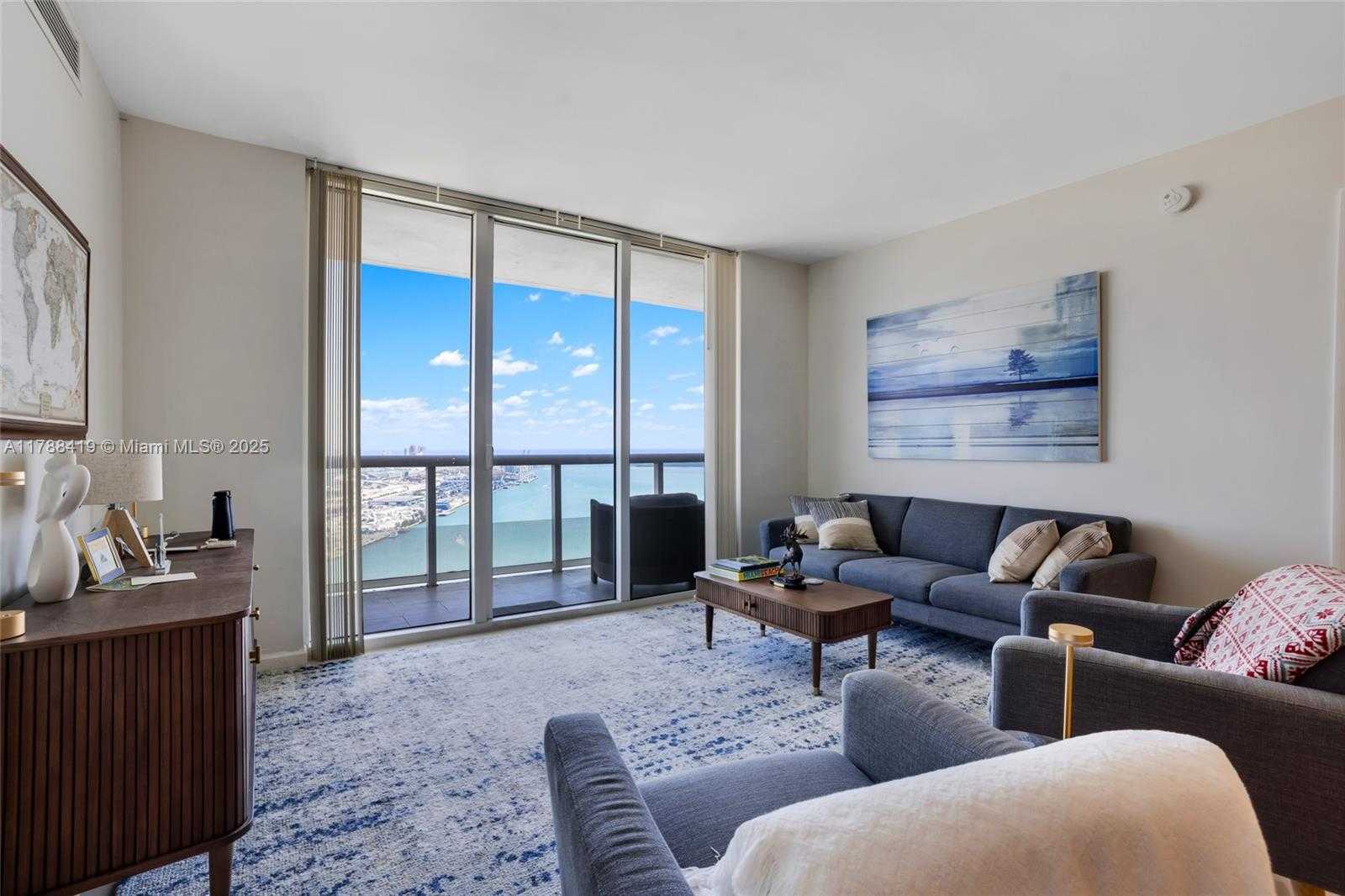 Small Image of 50 Biscayne Blvd, Miami, FL 33132, USA Number 11