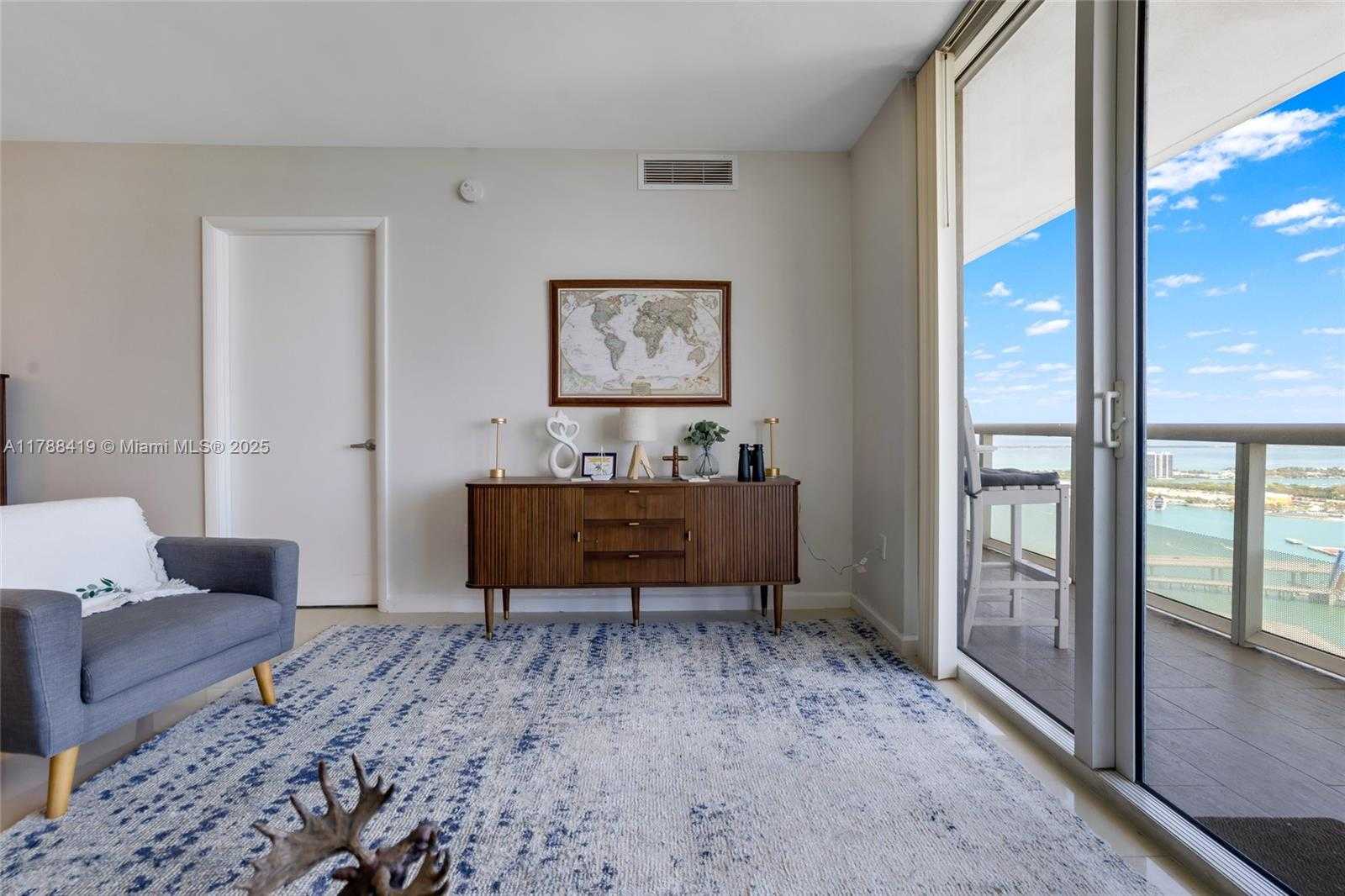 Small Image of 50 Biscayne Blvd, Miami, FL 33132, USA Number 14