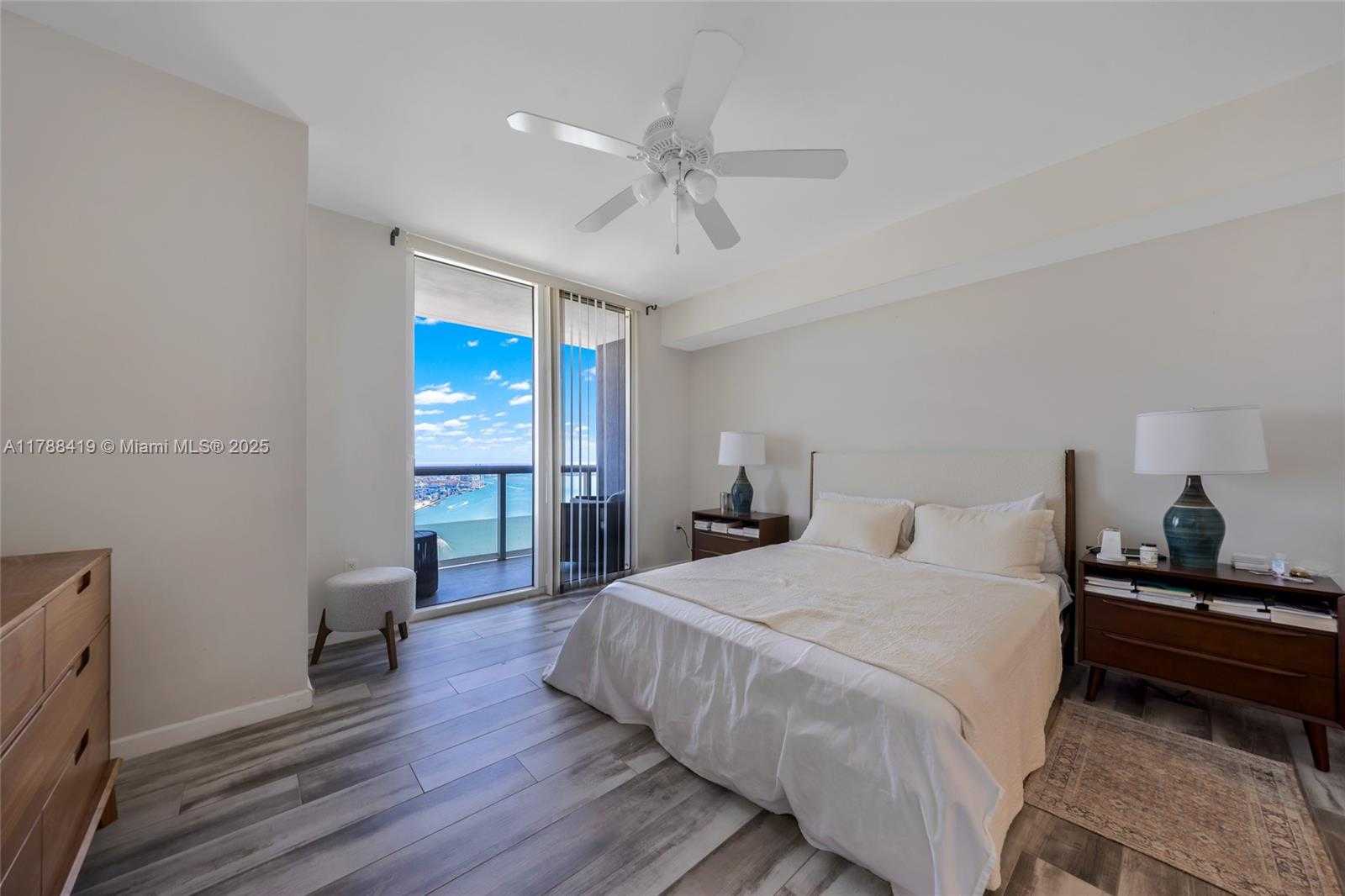 Small Image of 50 Biscayne Blvd, Miami, FL 33132, USA Number 15
