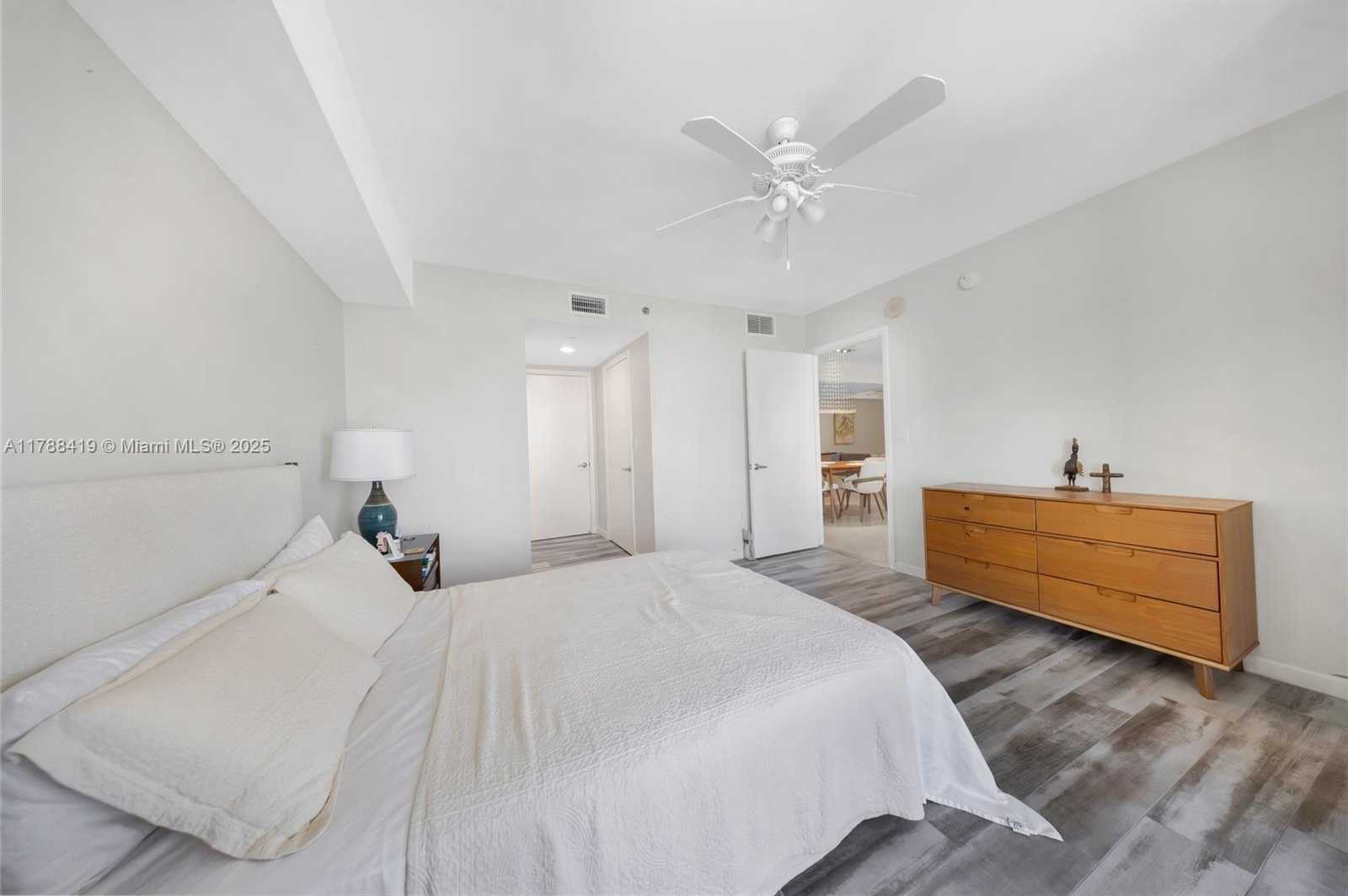 Small Image of 50 Biscayne Blvd, Miami, FL 33132, USA Number 17