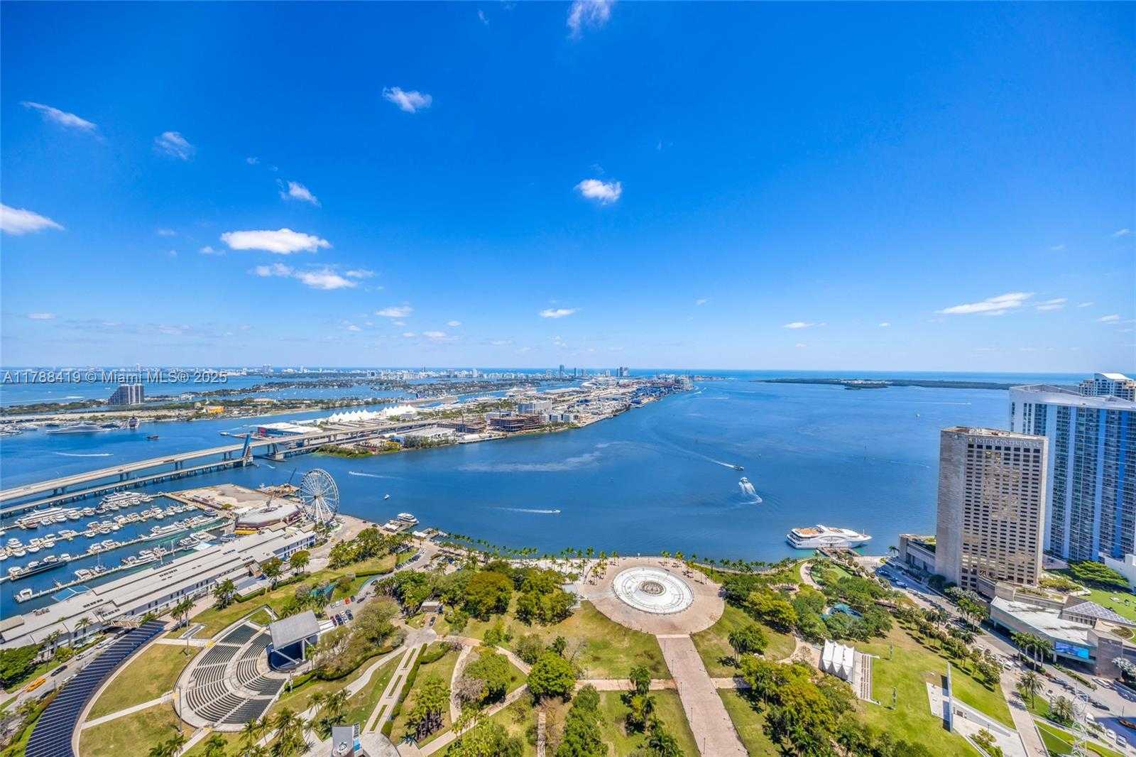 Small Image of 50 Biscayne Blvd, Miami, FL 33132, USA Number 2