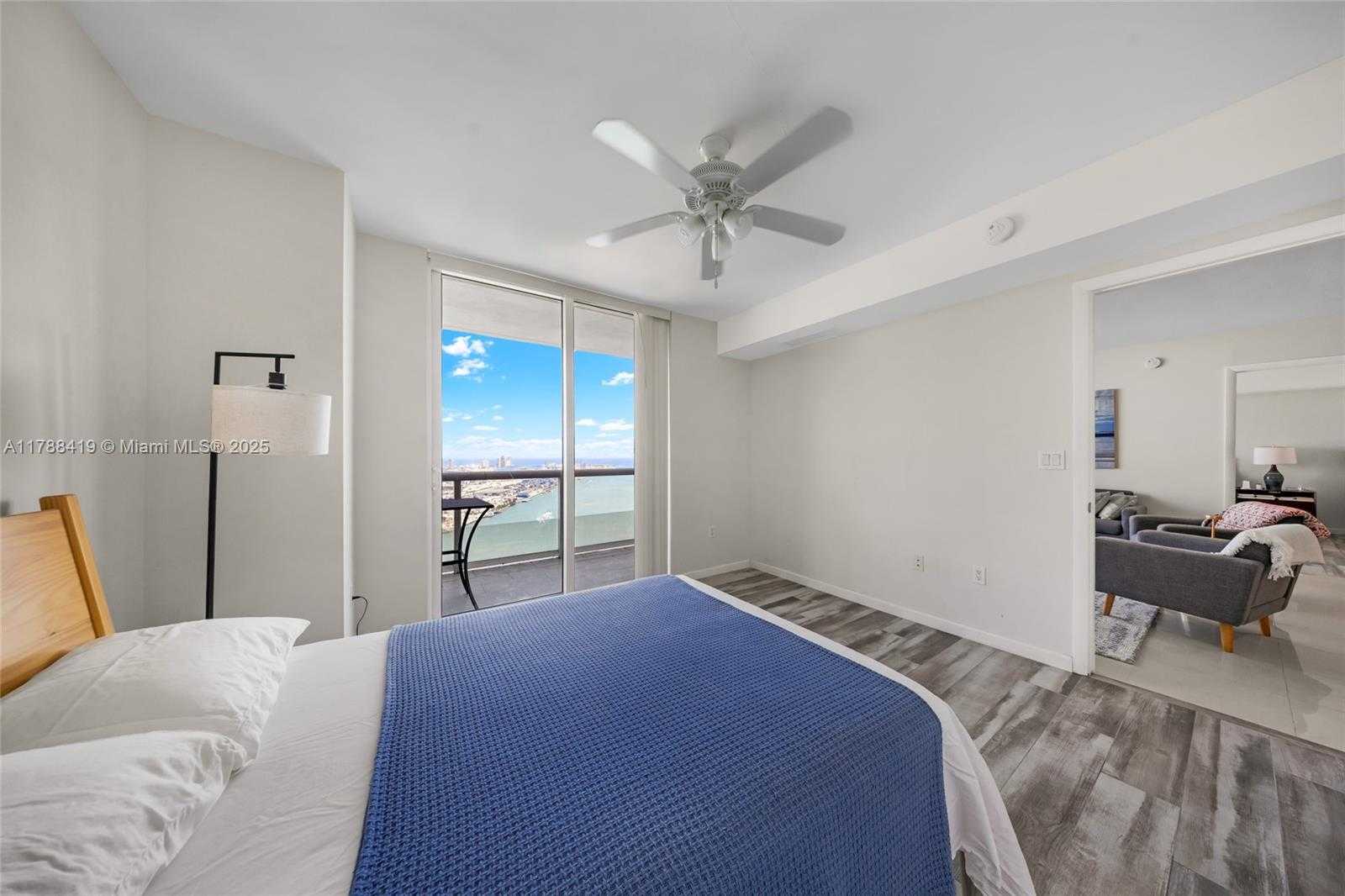 Small Image of 50 Biscayne Blvd, Miami, FL 33132, USA Number 21