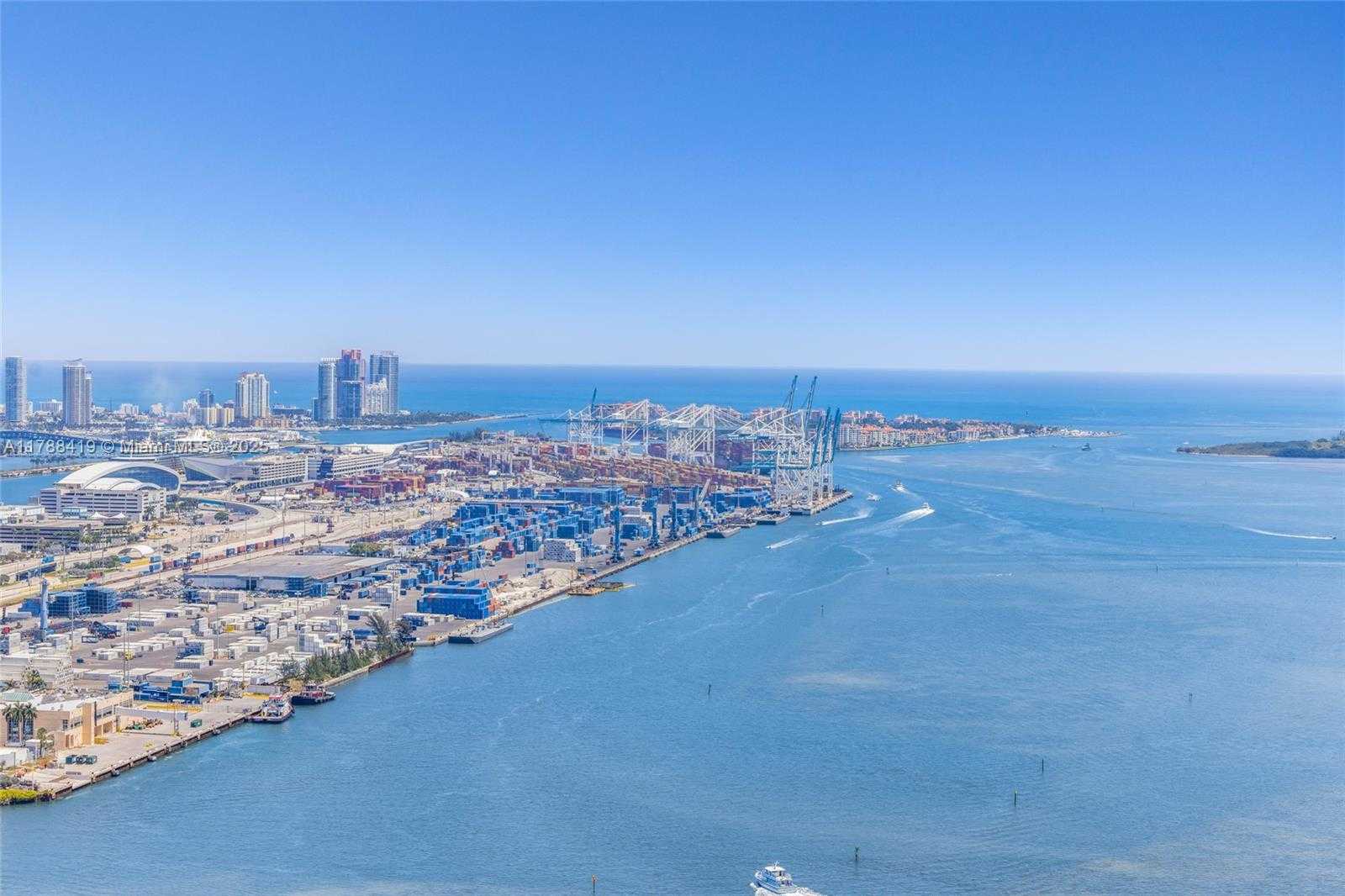Small Image of 50 Biscayne Blvd, Miami, FL 33132, USA Number 24