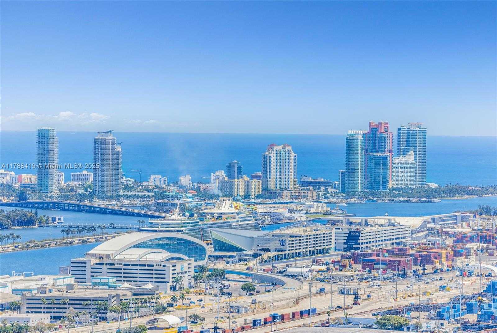 Small Image of 50 Biscayne Blvd, Miami, FL 33132, USA Number 25
