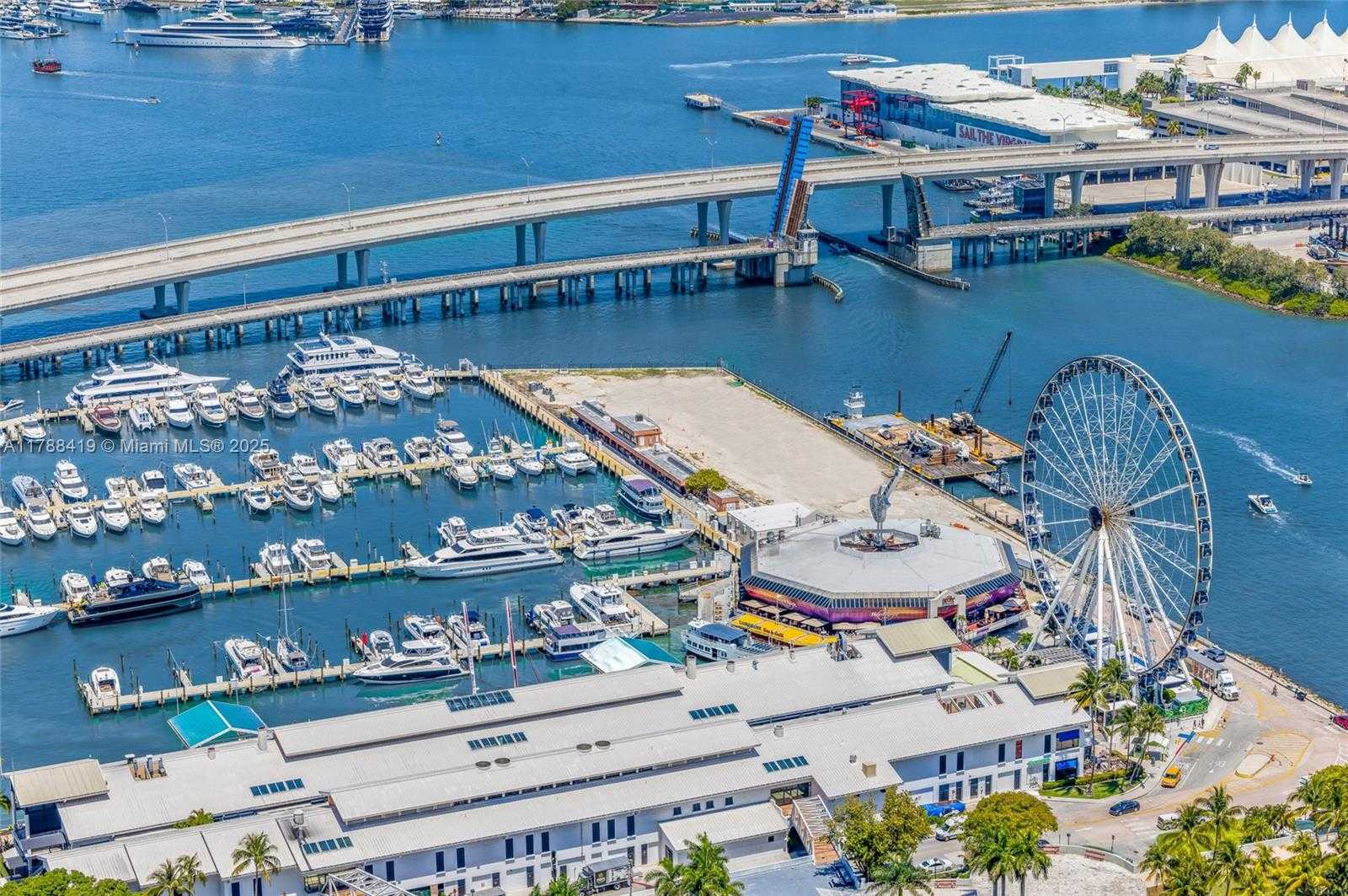 Small Image of 50 Biscayne Blvd, Miami, FL 33132, USA Number 26
