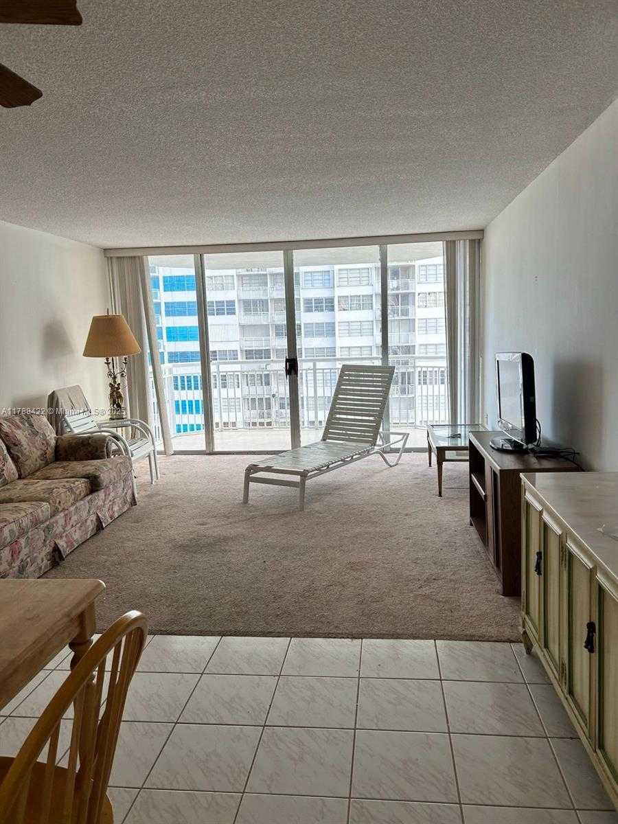Small Image of 18051 BISCAYNE BLVD #803, Aventura Number 13