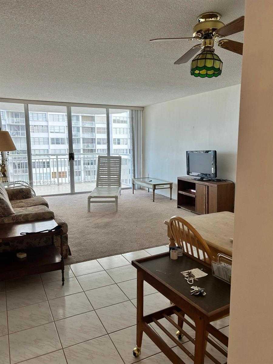 Small Image of 18051 BISCAYNE BLVD #803, Aventura Number 14