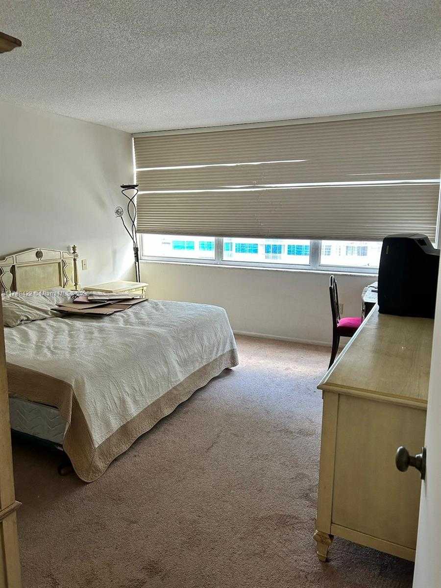 Small Image of 18051 BISCAYNE BLVD #803, Aventura Number 17