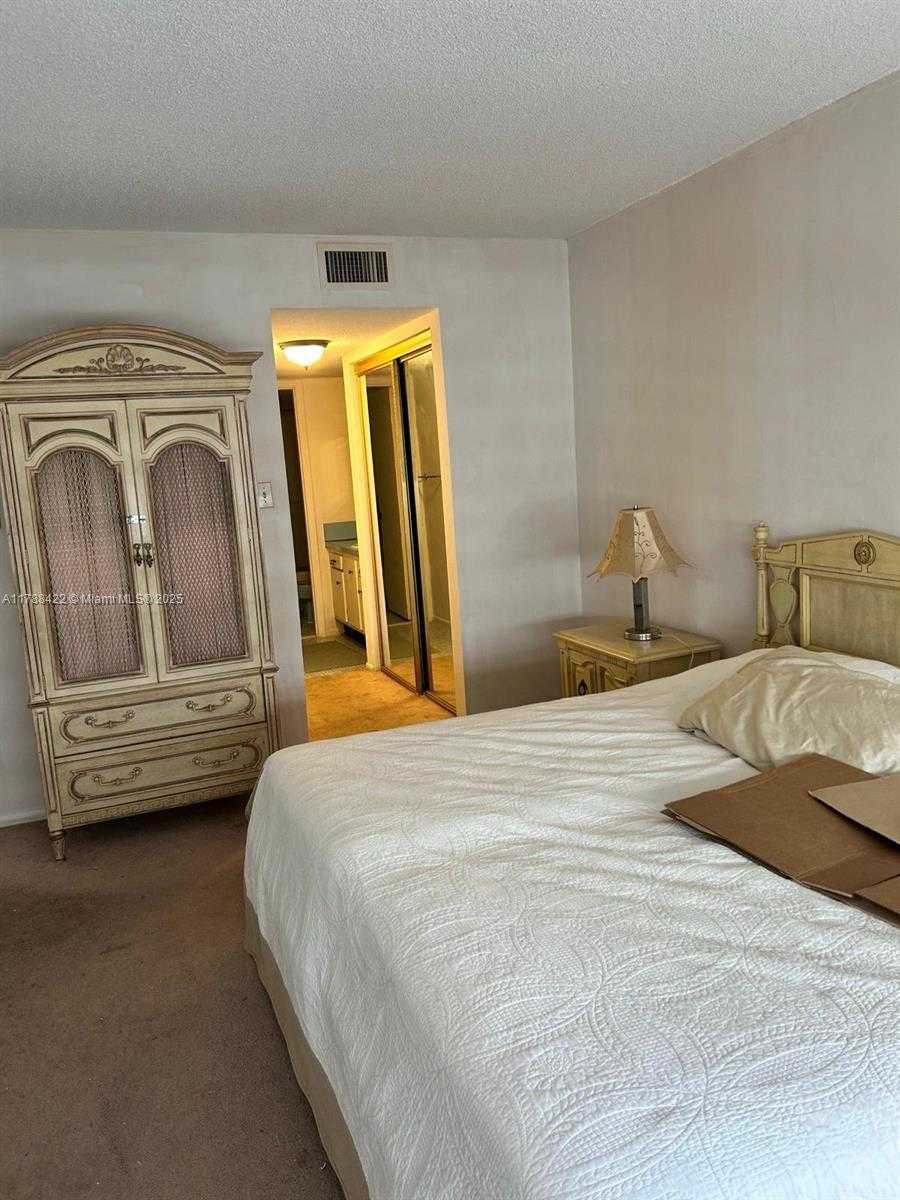 Small Image of 18051 BISCAYNE BLVD #803, Aventura Number 18
