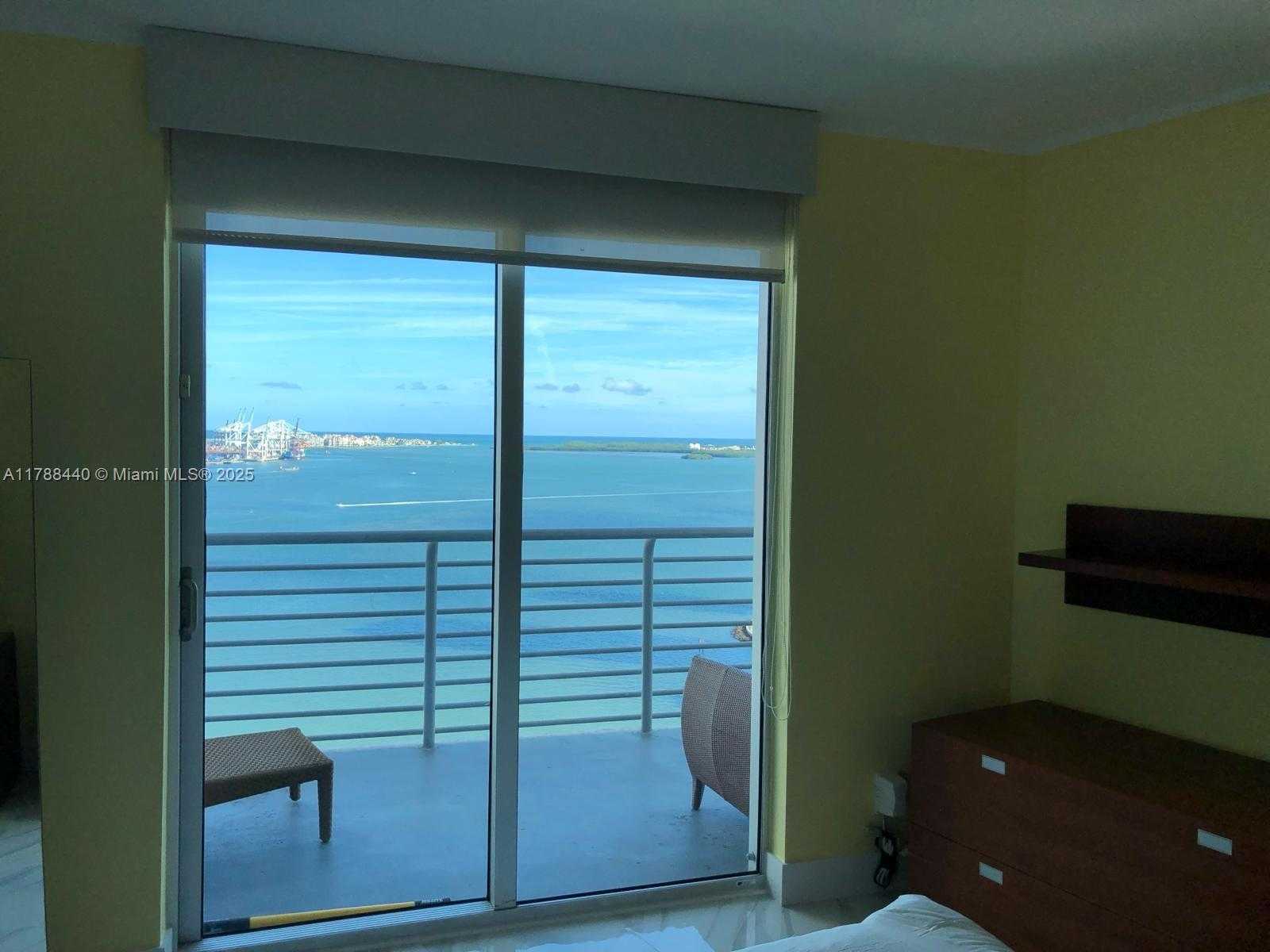 Small Image of 325 SOUTH BISCAYNE BLVD #25, Miami Number 10