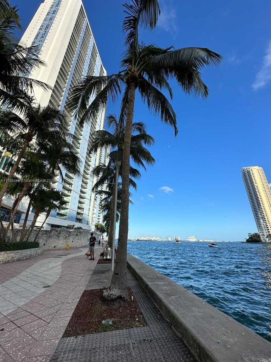 Small Image of 325 SOUTH BISCAYNE BLVD #25, Miami Number 11